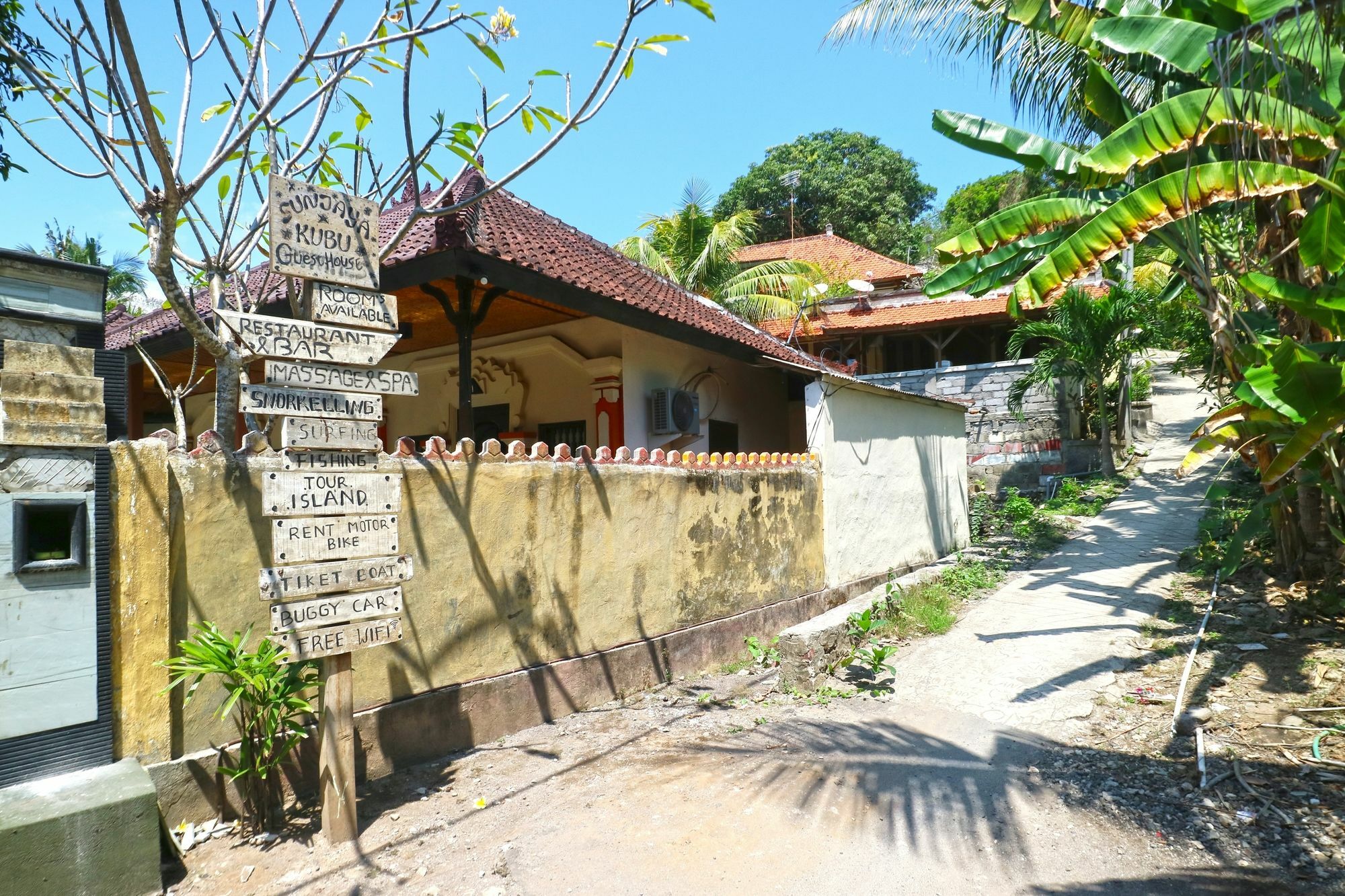 Sunjaya Kubu Guesthouse Lembongan Esterno foto